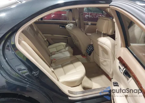 2013 Mercedes-Benz S 550 4Matic z USA, uszkodzony, nr VIN WDDNG9EB1DA528975